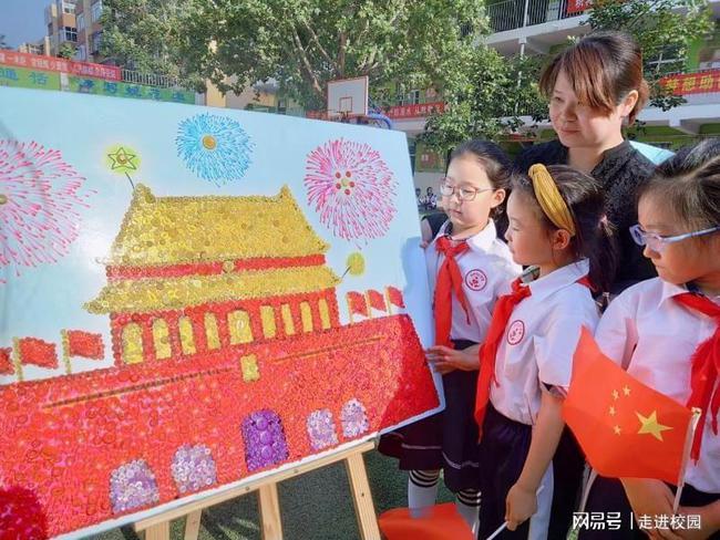 新手练字是用 凹槽字帖好还是普通字帖好。真的能练好字吗?游戏画面
