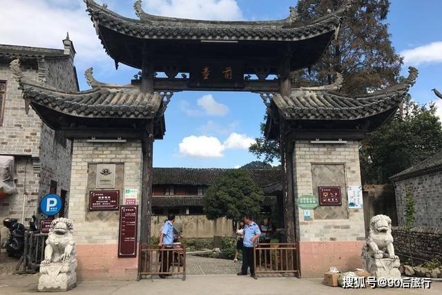 村民私自拍摄游客并强卖照片 海南临高通报:涉事摊位停业整顿