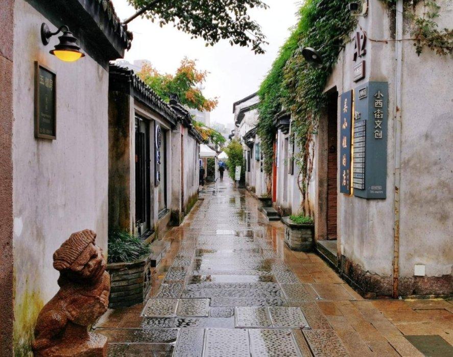 东湖评论:给外卖骑手多些保障是最暖的回应